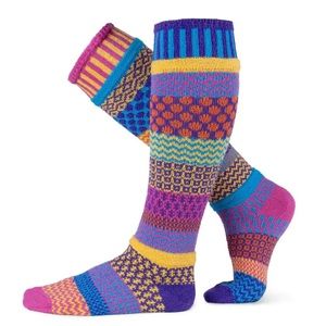 Solmate Carnation knee high Sz Med NWT mismatched socks